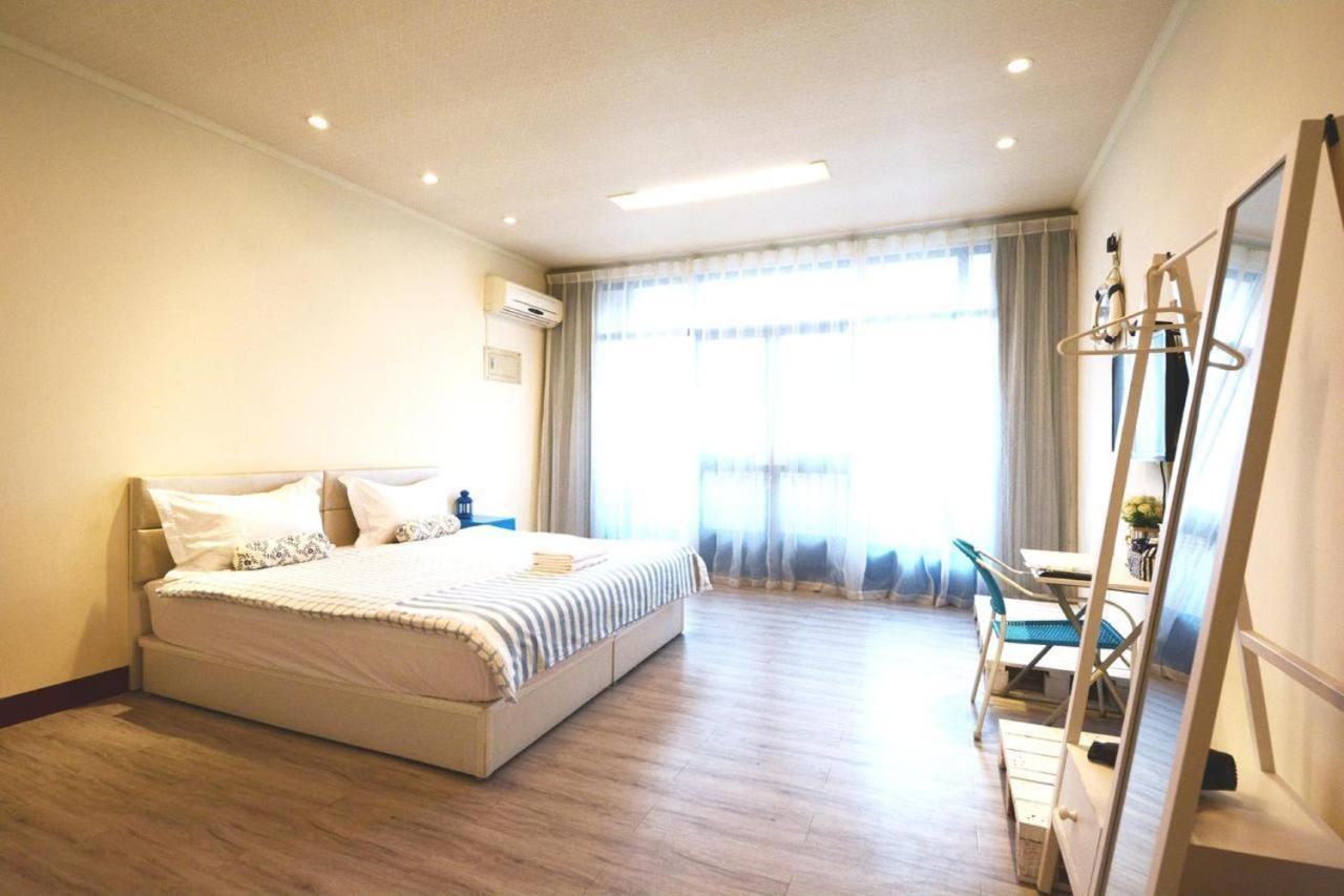 Ariyoshi Ya Apartment Tainan Bagian luar foto