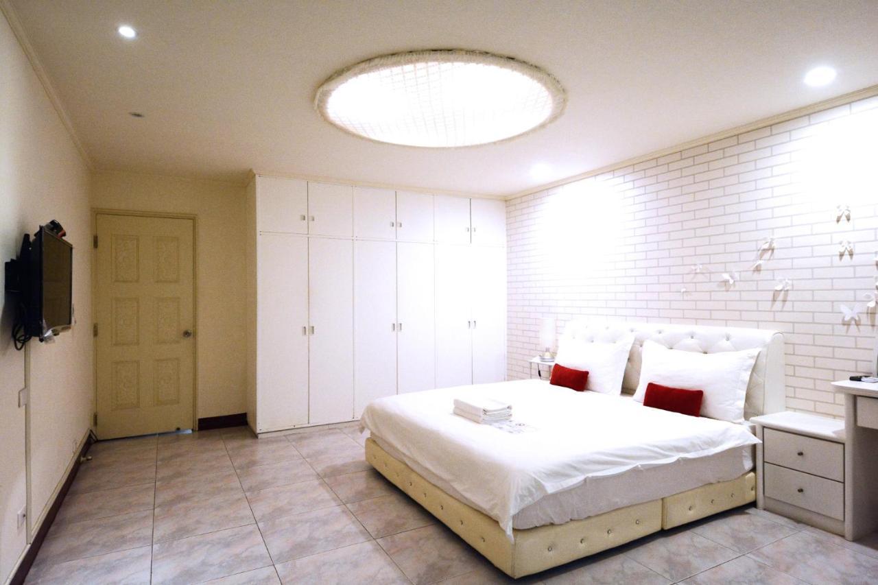 Ariyoshi Ya Apartment Tainan Bagian luar foto