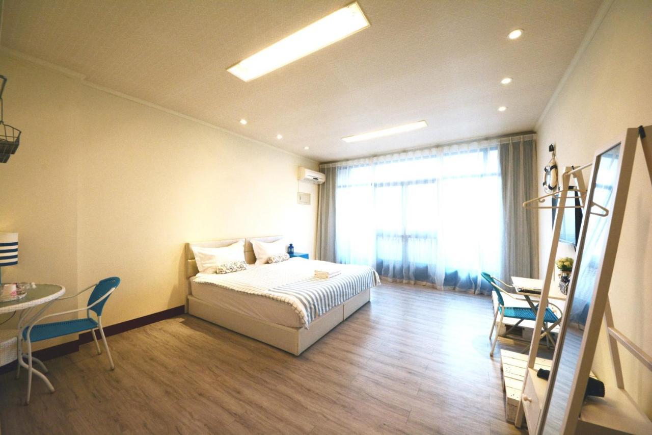 Ariyoshi Ya Apartment Tainan Bagian luar foto