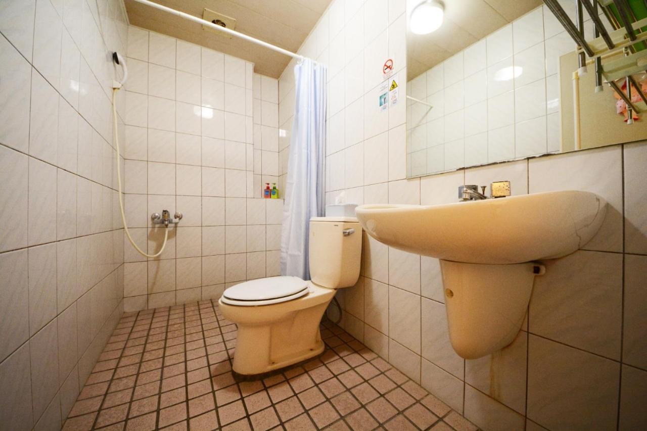 Ariyoshi Ya Apartment Tainan Bagian luar foto