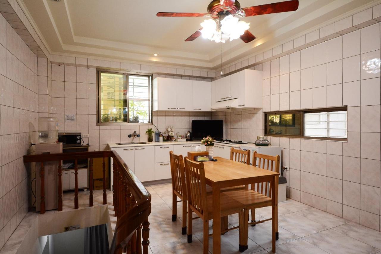 Ariyoshi Ya Apartment Tainan Bagian luar foto