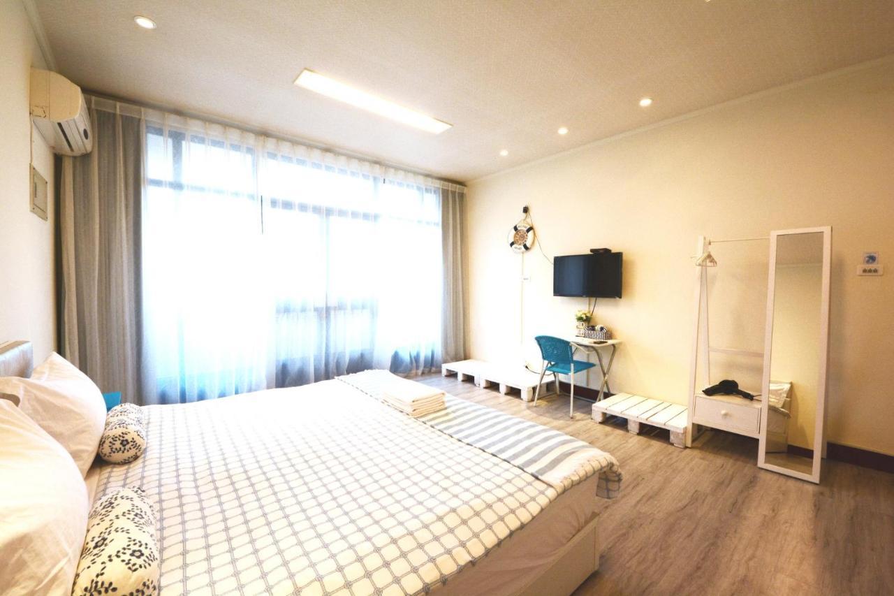 Ariyoshi Ya Apartment Tainan Bagian luar foto