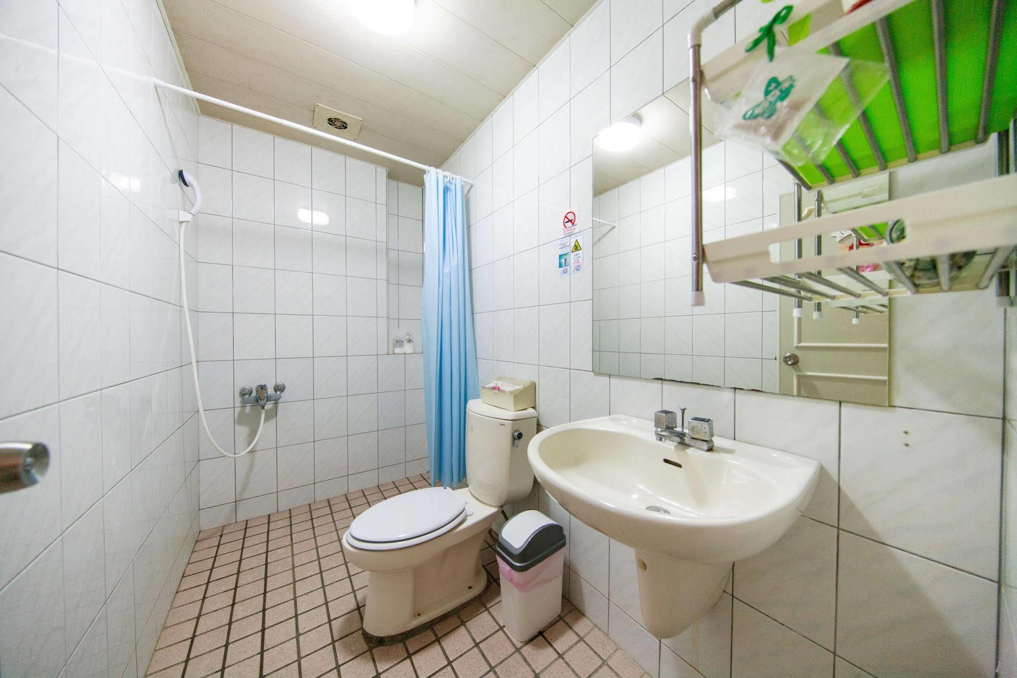 Ariyoshi Ya Apartment Tainan Bagian luar foto
