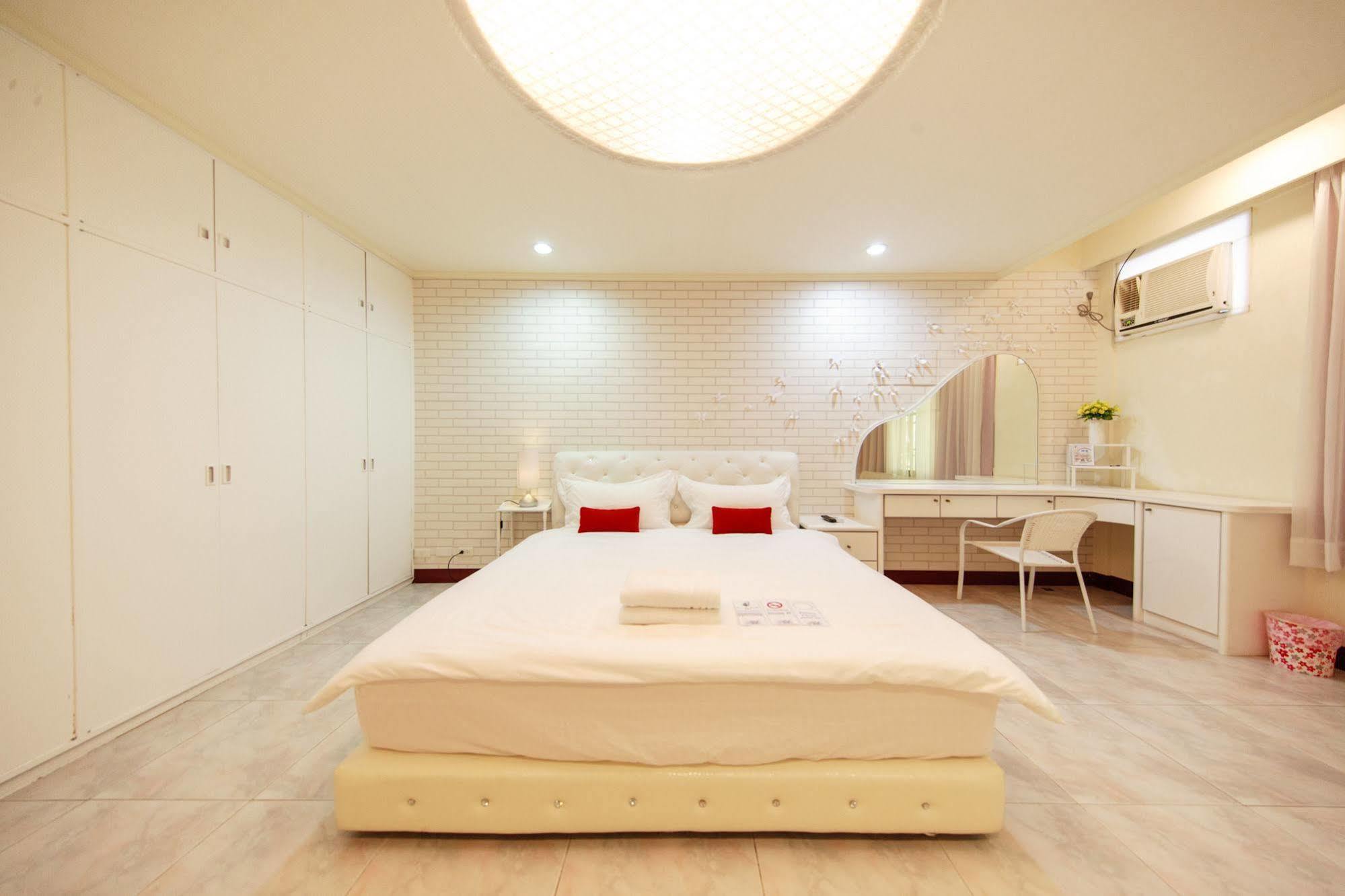 Ariyoshi Ya Apartment Tainan Bagian luar foto
