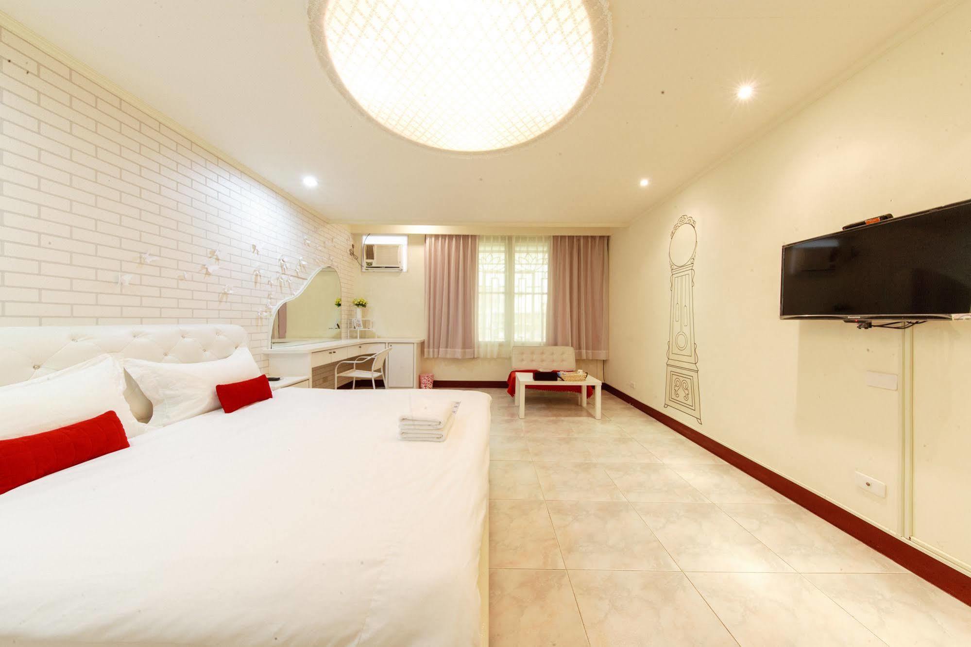 Ariyoshi Ya Apartment Tainan Bagian luar foto