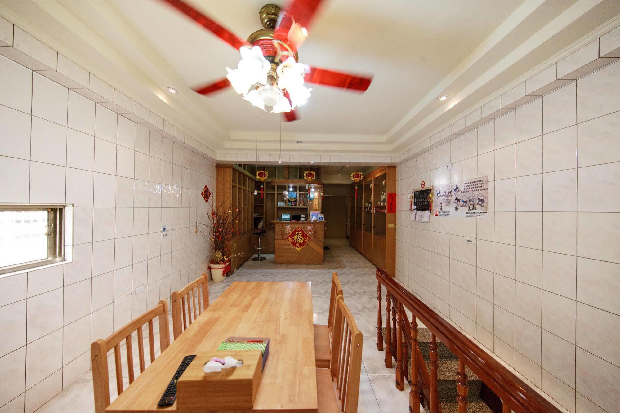 Ariyoshi Ya Apartment Tainan Bagian luar foto