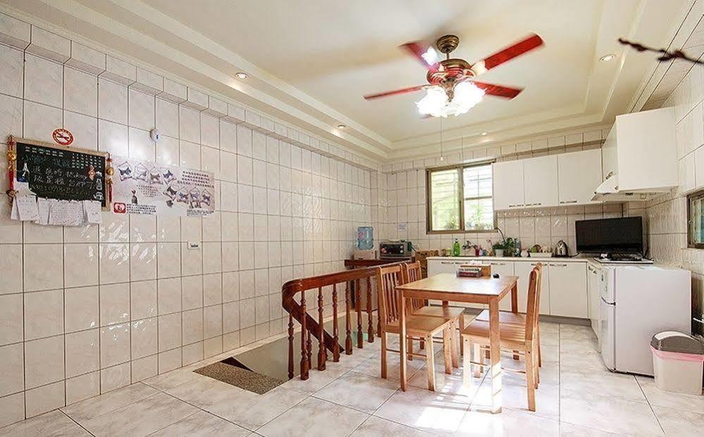 Ariyoshi Ya Apartment Tainan Bagian luar foto